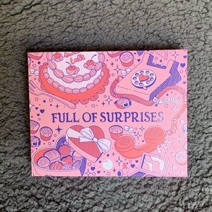 Zox Bracelets- Full Of Surprises, Bracelet and Pin 2022